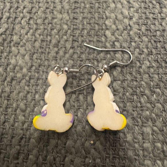 Vintage Cute Bunny Earrings with Easter Egg Design - Picture 3 of 4